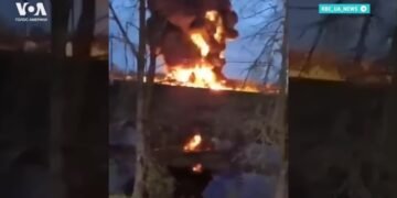 Атаки украинских БПЛА: в Ярцево горит нефтебаза, а в Липецке ударили по тракторному заводу