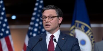 Джонсон представил законопроекты о помощи Украине, Израилю и Индо-Тихоокеанскому региону