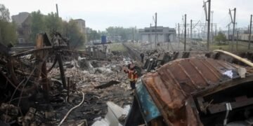 Россия атакует украинские железные дороги, пытаясь сорвать поставки западной помощи