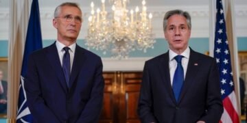 Блинкен обсудил военную поддержку Украины с генеральным секретарем НАТО