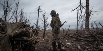 Противник атаковал сразу на нескольких направлениях:  сводка Генштаба