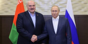 Лукашенко поехал на “ковёр” к Путину: что ожидать от встречи?