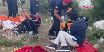 У турецькій Анталії кабінка фунікулера впала з висоти. ВІДЕО