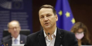 Когда российские генералы могут “убрать” Путина: ответ главы МИД Польши