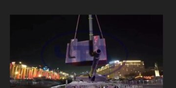 Сеанс победобесия: в Москве согнули дуло затрофеенному танку Leopard. ВИДЕО