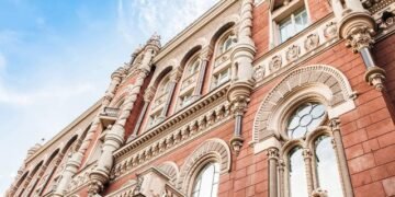 НБУ намерен обновить требования к страховщикам (перестраховщикам)-нерезидентам