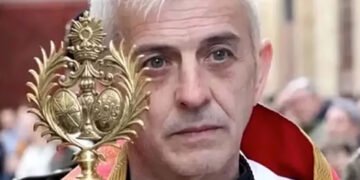 Спалахнула ряса: священник помер внаслідок трагедії під час служби