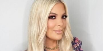 Актриса Торі Спеллінг показала себе оголеною на тлі новин про розлучення після 18 років шлюбу