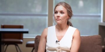 Олена Шоптенко після операції на нозі показала, як минає її реабілітація: “У коліні тепер крюк”