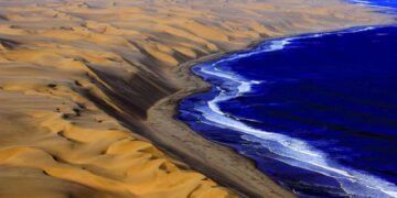 Учені виявили, що найстаріша на Землі пустеля кишить життям: є дані про надприродних істот