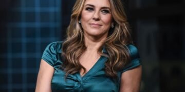 Елізабет Герлі несподівано прокоментувала “інтимний зв’язок” із принцом Гаррі