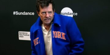 “Життя буде таким, яким ви його створите”. Зірка “Назад у майбутнє” прокоментував невиліковний діагноз, який йому поставили 33 роки тому