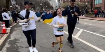 12-річна українка, яка втратила обидві ноги після обстрілу окупантів, пробігла марафон у Бостоні.ВІДЕО
