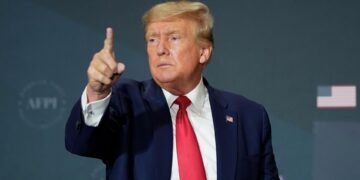 Хто чи що ж переконало Трампа дати відмашку на голосування в Конгресі законопроєкту про допомогу Україні? – Постернак