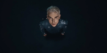 Melovin повністю оголився для зйомок кліпу на пісню “Dreamer. ВІДЕО