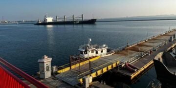 Украина экспортировала по украинскому морскому коридору 40 млн т грузов, сократив их обработку в Дунайских портах на 16% в 1 кв.