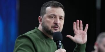 Зеленский призвал к действиям, а не «долгим дискуссиям» о военной помощи Украине