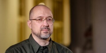 Шмыгаль рассчитывает, что Эстония, Литва и Латвия поддержат инициативу по введению запрета на авиатранзит в Россию и Беларусь