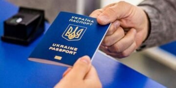 Польща готує нові правила для українців із простроченими документами