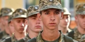 Чому в Україні мало молоді: названо причину і дано прогноз