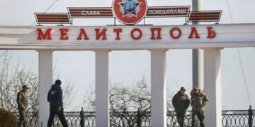 У Мелітополі пенсії замінили продуктовими талонами, жителі перейшли матюки. ВІДЕО