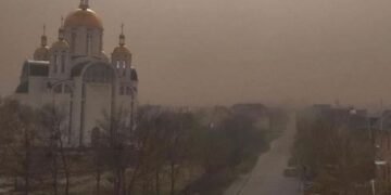 Нова хвиля пилу із Сахари: чи дійдуть знову до України вітри пустелі