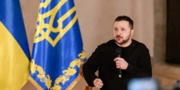 Зеленский приехал в Харьков, на который пытается наступать Россия