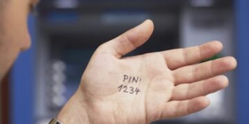 Небезпечні PIN-коди на банківські картки: які комбінації категорично не можна встановлювати