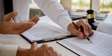Выплатить долг за покойника: на украинцев могут повесить обязательство,  законопроект уже в Раде