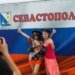 Представитель “новой элиты России” в Севастополе дал ногой в лицо девушке: чем она разозлила. ВИДЕО
