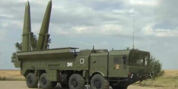 Под Евпаторией сильный пожар: сообщают об уничтожении российского “Искандера”