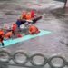 В российском Санкт-Петербурге автобус с пассажирами упал в реку. ВИДЕО