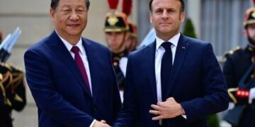 Си Цзиньпин в Европе попытался вбить клин между ЕС и США, – Bloomberg