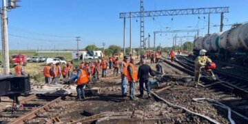 В Ростовской области РФ задерживаются поезда из-за схода вагонов с цистернами