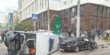 Раненые российские перевернулись на “скорой” в Белгороде. ФОТО