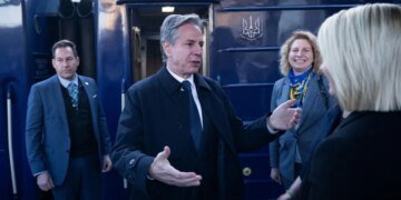 “США приближают Украину к НАТО”, – заявил Блинкен в Киеве и сказал, что должен сделать Запад