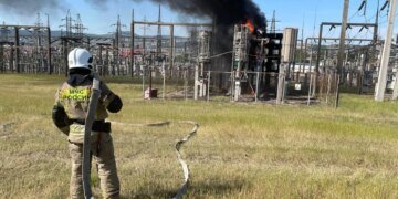 ЧП в России: в Новороссийске внезапно вспыхнула подстанция. ВИДЕО