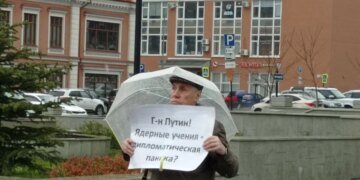 “Самый адекватный и смелый”: в российской Перми 78-летний активист провел антивоенный пикет