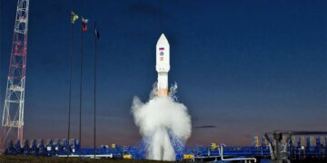 Россия запустила в космос аппарат, который может атаковать спутники