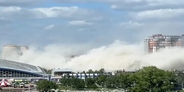 В российском Челябинске эпично снесли недостроенную многоэтажку. ВИДЕО