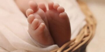 В Луганске у рожениц будут отбирать младенцев: подробно о ситуации с правами матерей