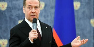 Медведев в истерике назвал Украину бывшей и стал угрожать ядеркой миру