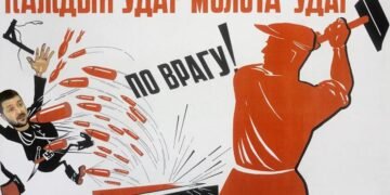 Апогей божевілля: Медведєв “убив” Зеленського на плакаті