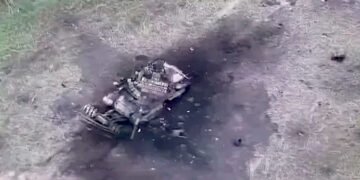 ЗСУ вщент знищили важку техніку окупантів, яка йшла в наступ. ВІДЕО