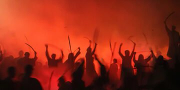 Порочне коло людства: вчені розповіли, чому люди ненавидять одне одного