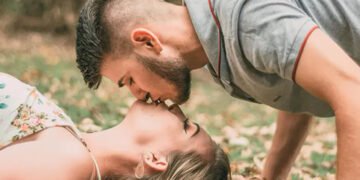 Чудеса поцілунку: чи дійсно він спалює калорії та зміцнює здоров’я
