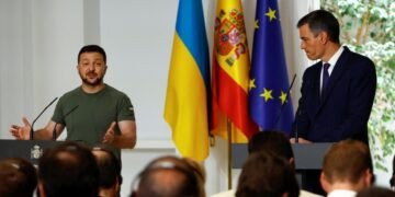 Зеленский: в мае войска РФ использовали против Украины около 3200 управляемых авиабомб