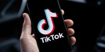 Не только Telegram. Какие социальные сети запрещают в разных странах и почему