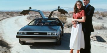 Культовый автомобиль, который никому не нужен. История DeLorean из “Назад в будущее”