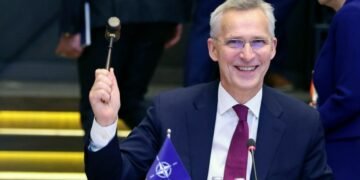 Столтенберг призвал разрешить Украине использовать западное оружие для ударов по военным целям в России